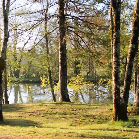 Kemp Les Rives De Courtes