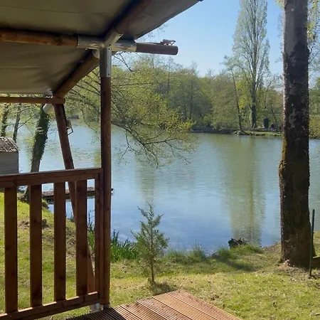 Kemp Les Rives De Courtes Estang